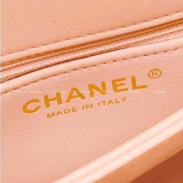 CHANEL ロゴプレート付き小物 org.jpg