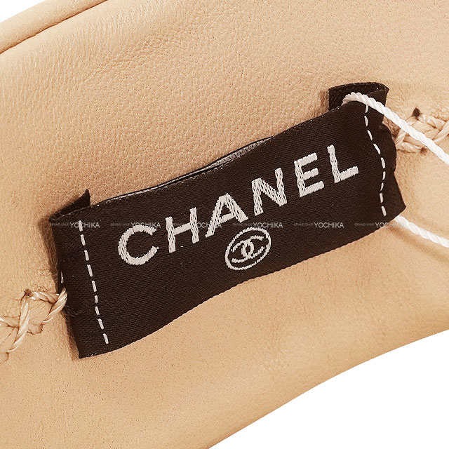 CHANEL ブラック ヘアバンド　シャネル　マトラッセ　ロゴ CHANEL ブラック ヘアバンド シャネル マトラッセ ロゴ